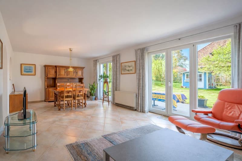 Charming semi-detached house with 5.5 rooms and garden (3)