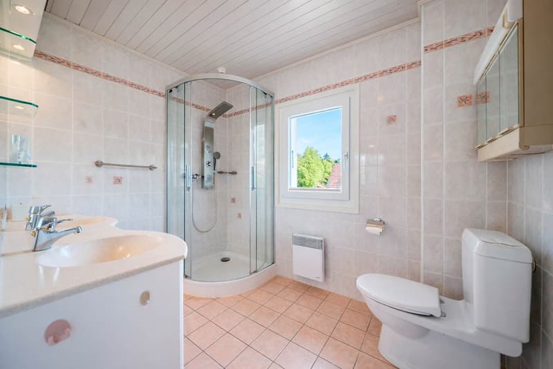 Charming semi-detached house with 5.5 rooms and garden (10)