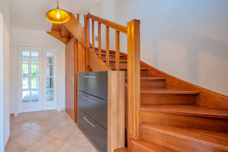 Charming semi-detached house with 5.5 rooms and garden (2)