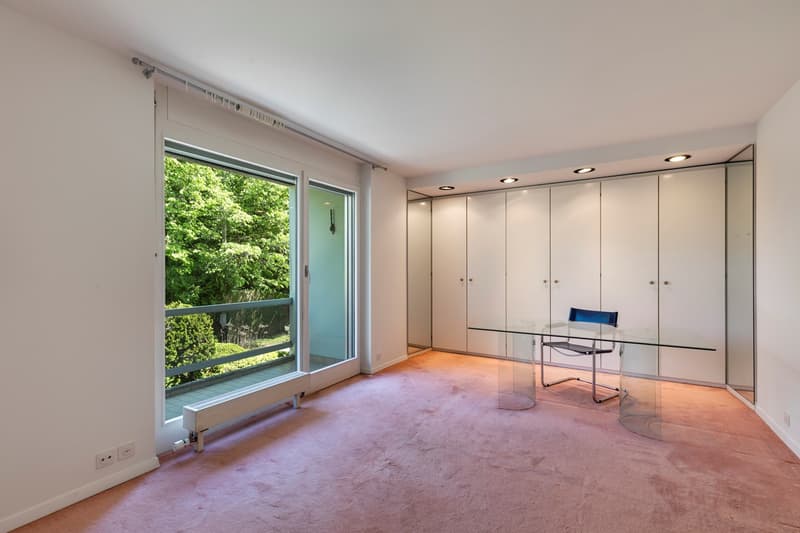 Spacious and bright apartment in a sought-after neighborhood (5)