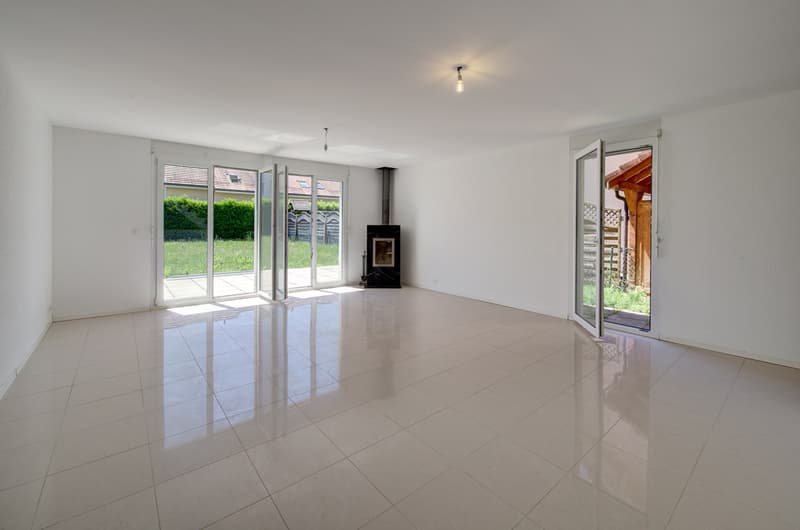 Semi-detached family villa with 5.5 rooms (2)