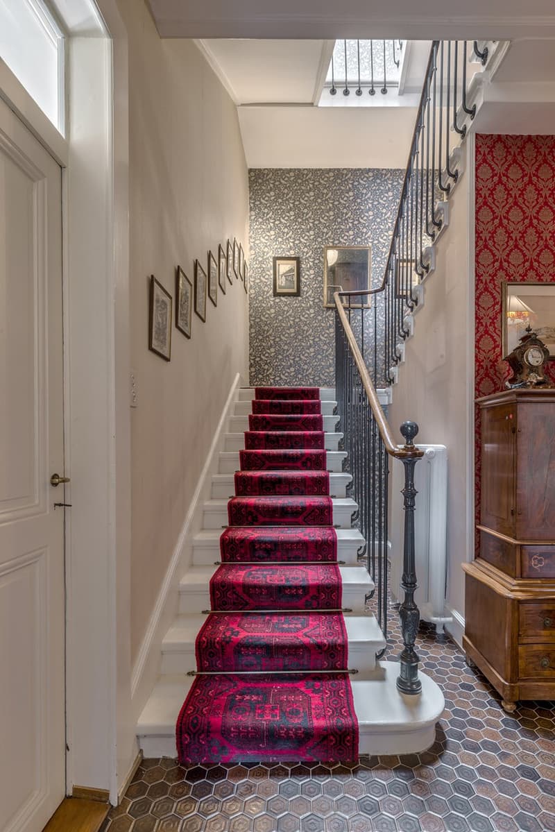 A charming 10-room house with great potential (4)