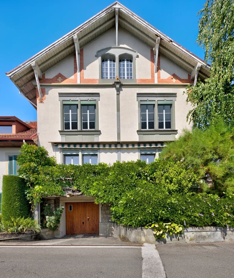 A charming 10-room house with great potential (13)