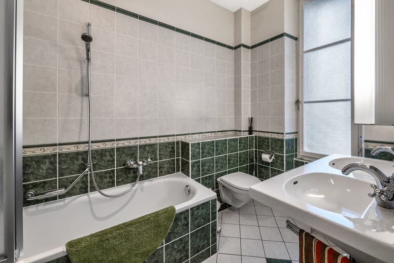 A charming 10-room house with great potential (9)