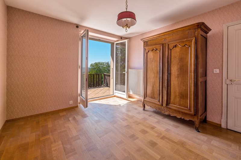 Villa familiare con grande potenziale in un ambiente privilegiato (10)