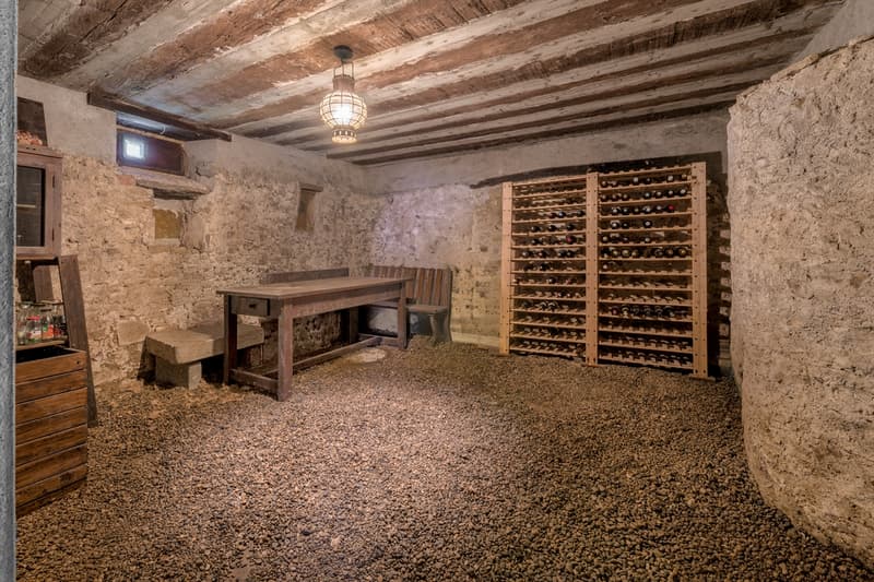 Maison de caractère au coeur de Bonvillars (12)
