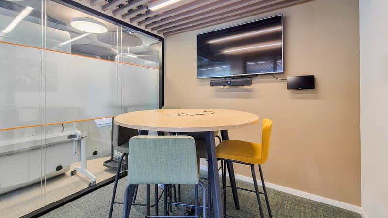 Surface de bureaux moderne de 285 m² – 28 postes équipés (4)