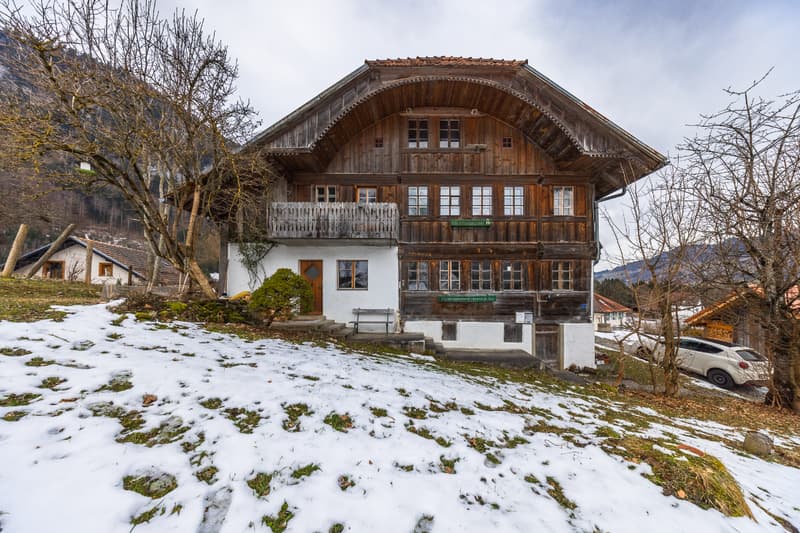 Opportunità: vendita mediante invito alle offerte - casa a schiera con fascino (2)