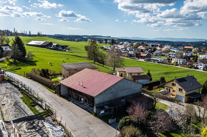 Not to be missed: individual farm with rural area in Gruyère (3)