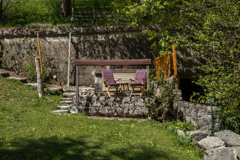 Bifamily property in a privileged natural environment (1)
