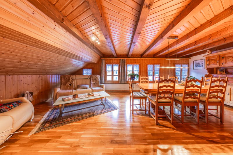Rare opportunity: mixed-use building in Jaun (10)