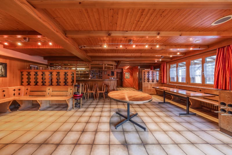 Rare opportunity: mixed-use building in Jaun (8)