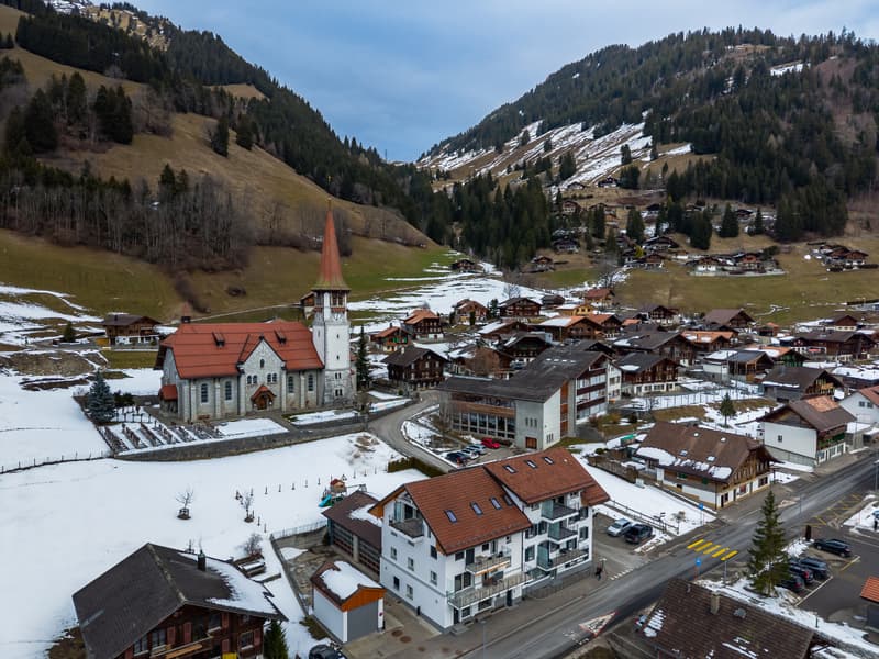 Rare opportunity: mixed-use building in Jaun (13)