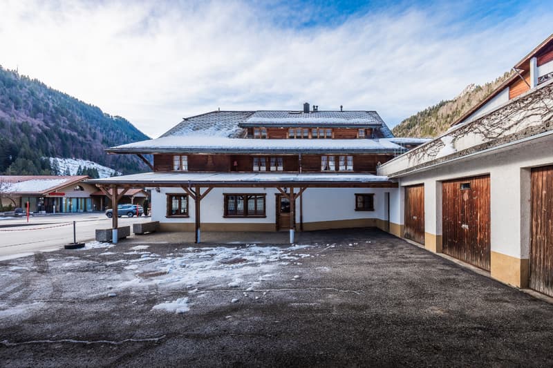 Rare opportunity: mixed-use building in Jaun (5)