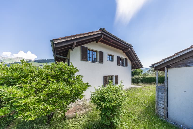 Cozy and authentic atmosphere: semi-detached house with garden (1)