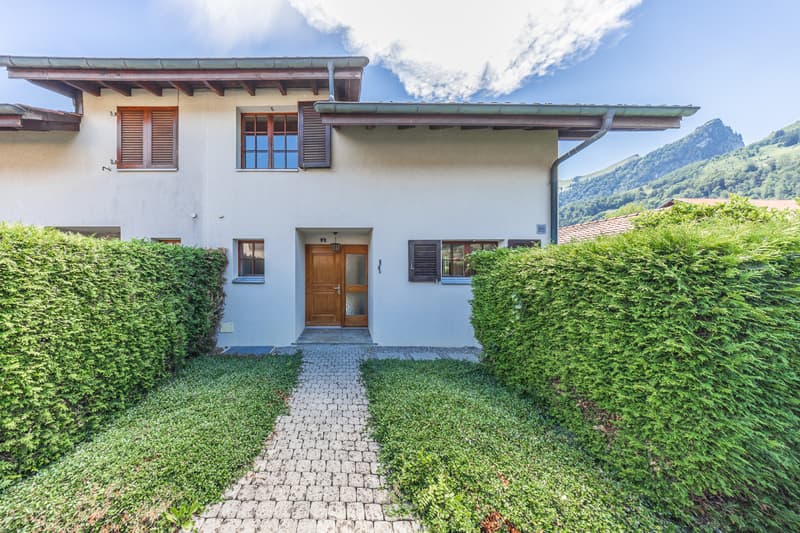 Cozy and authentic atmosphere: semi-detached house with garden (2)