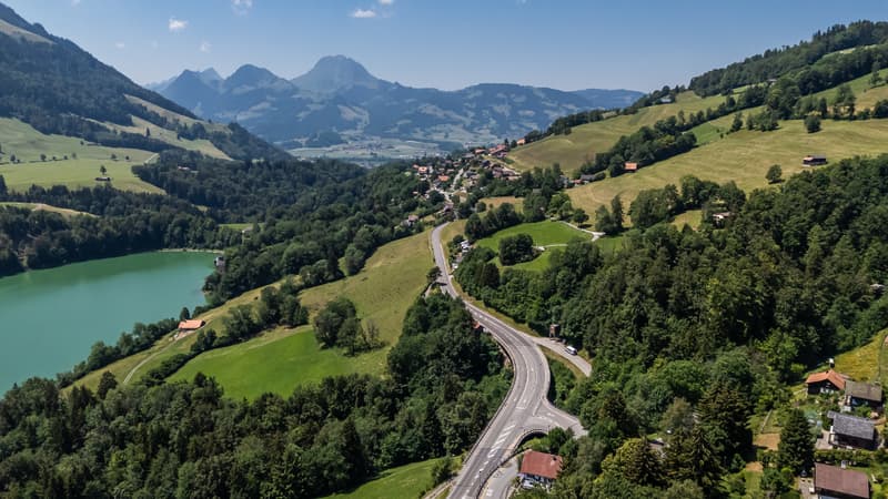 Chalet in einem grünen Ambiente: Lage und Grundstück von Ausnahme (13)