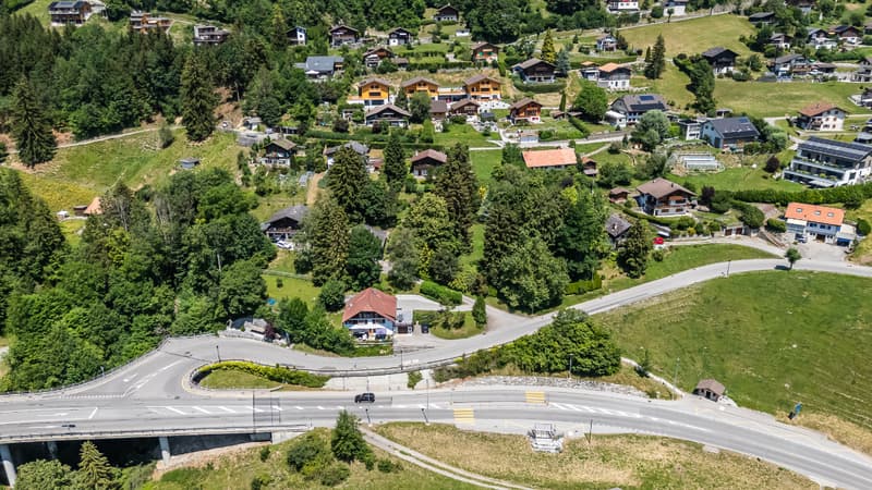 Chalet in einem grünen Ambiente: Lage und Grundstück von Ausnahme (11)