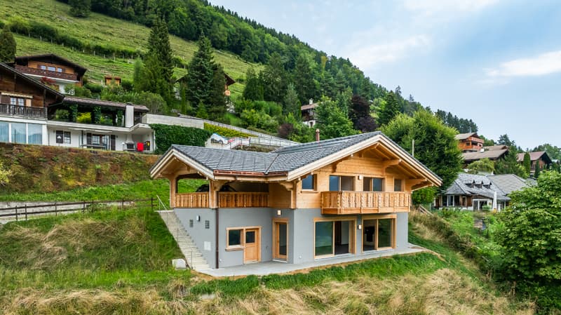 Neues Chalet mit hohem Standard und 3½ Zimmern, mit atemberaubendem Blick (2)