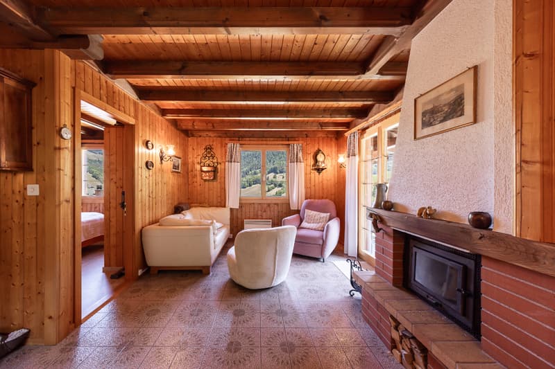 Living in harmony with nature: 4½-room chalet in a quiet location (11)