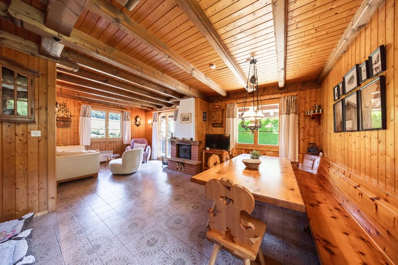Living in harmony with nature: 4½-room chalet in a quiet location (7)