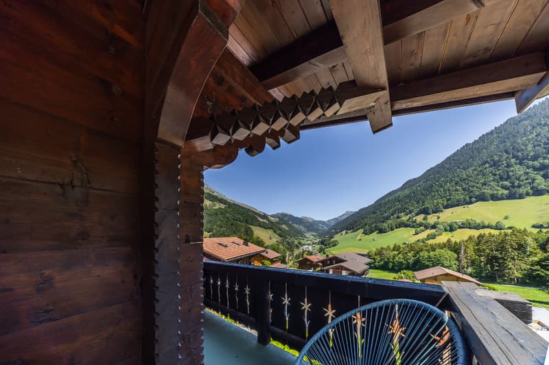 Living in harmony with nature: 4½-room chalet in a quiet location (4)