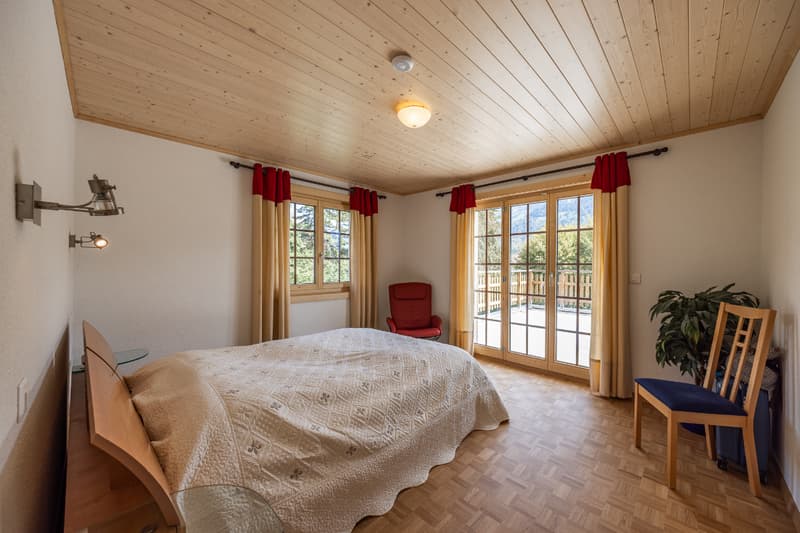 Généreux chalet au calme et avec vue panoramique (10)