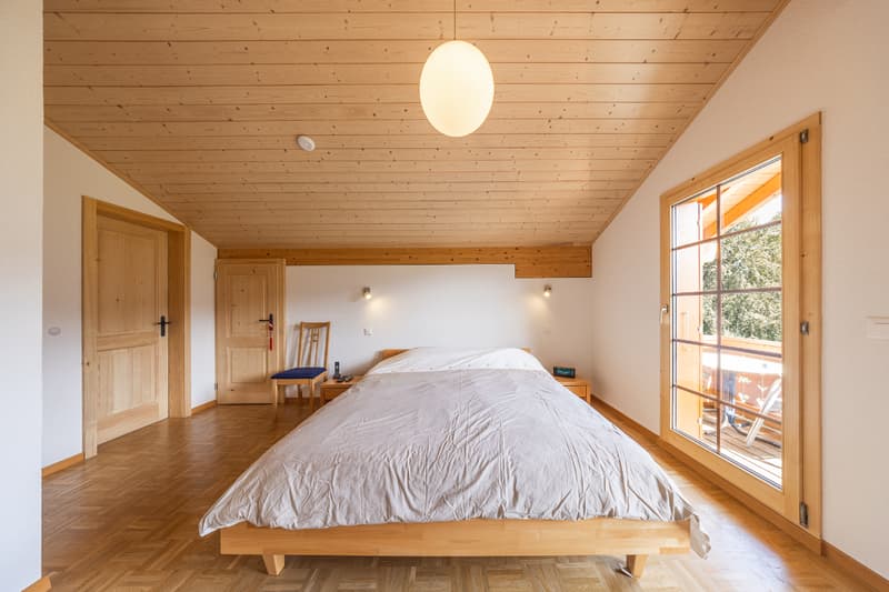 Généreux chalet au calme et avec vue panoramique (9)