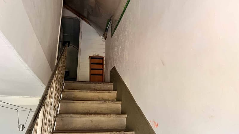Residential building with two apartments to renovate (10)
