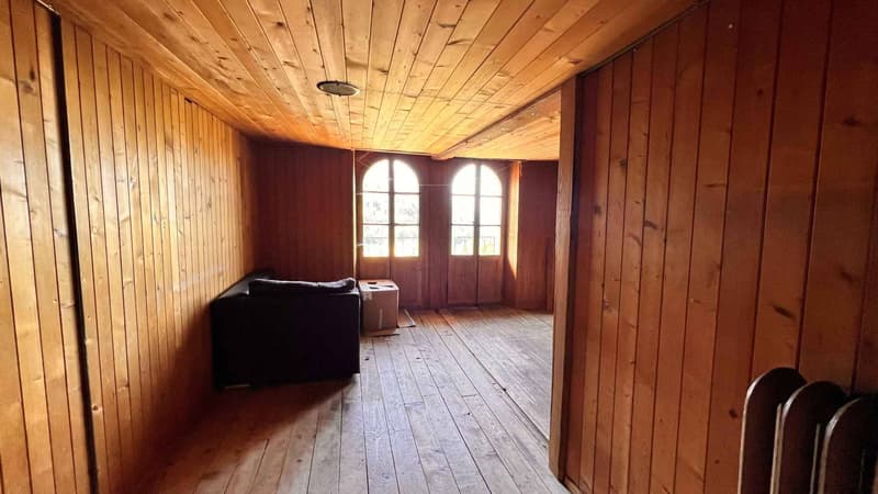 Residential building with two apartments to renovate (5)