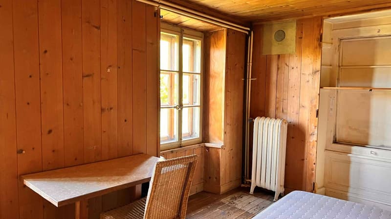 Residential building with two apartments to renovate (7)