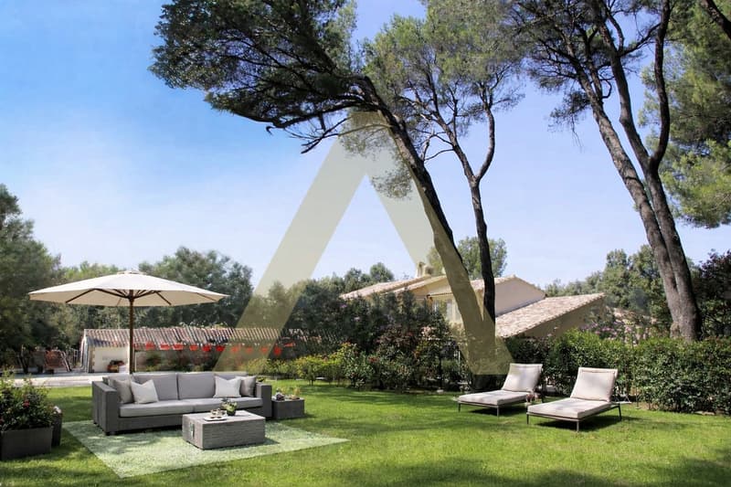 Magnifique propriété de 3 villas proches d'Avignon (8)