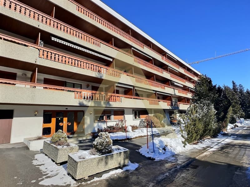 Large studio close to the center of Crans-Montana (5)