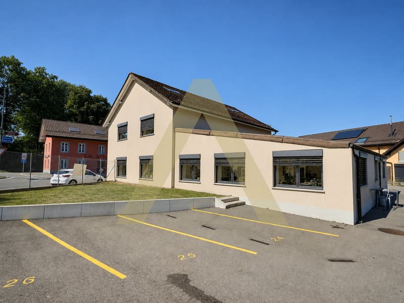 Une propriété, trois logements, de multiples possibilités (12)
