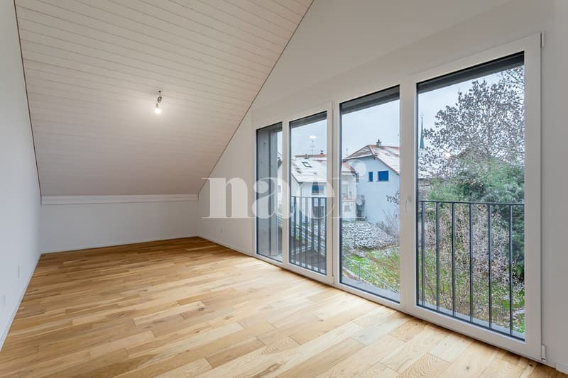 Magnifico appartamento di 5.5 locali in mansarda con loggia in vendita a St-Aubin (4)