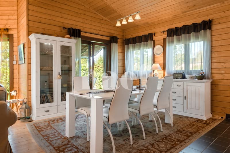 Casa in legno massiccio di 3.5 locali con terrazza e giardino in vendita a Cheyres (5)
