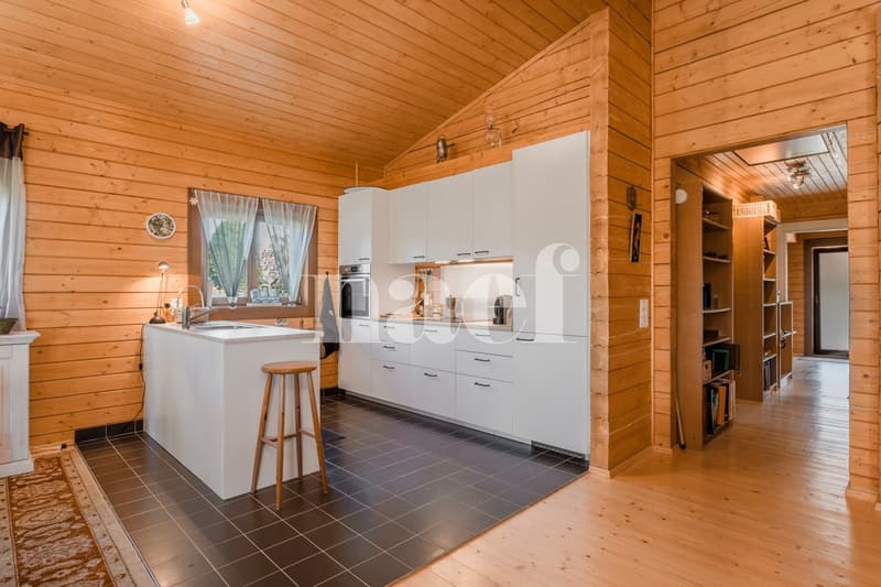 Casa in legno massiccio di 3.5 locali con terrazza e giardino in vendita a Cheyres (3)