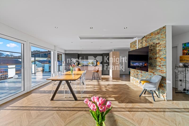 Wunderschönes 7-Zimmer-Einfamilienhaus mit freier Aussicht auf die Landschaft und beheiztem Pool in St. Ursen zu verkaufen (2)