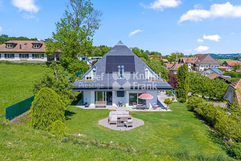 Individual villa with 6 rooms and breathtaking view for sale in Lossy (1)