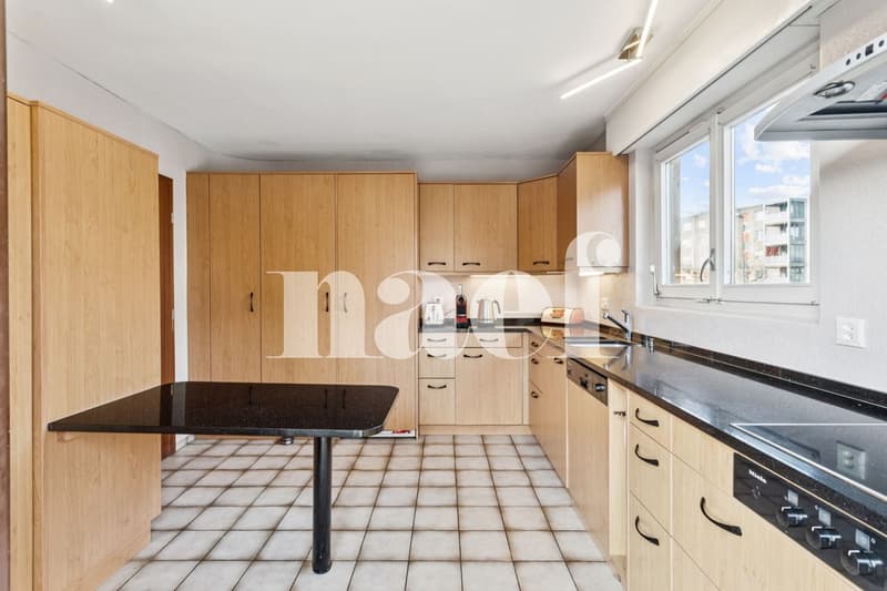 Grand appartement en attique de 7 pièces avec superbe terrasse à vendre à Villars-sur-Glâne (5)