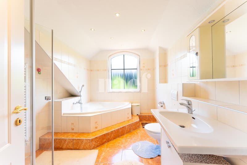 Villa contemporanea con alloggio indipendente in vendita a Bourguillon (9)