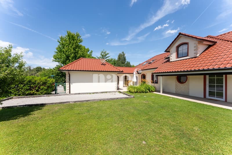Villa contemporanea con alloggio indipendente in vendita a Bourguillon (12)