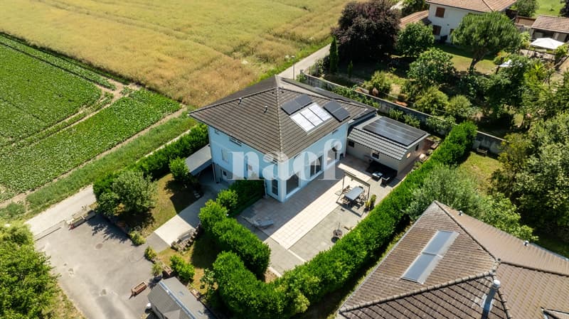Bright 5.5-room family villa with independent studio and spa (13)