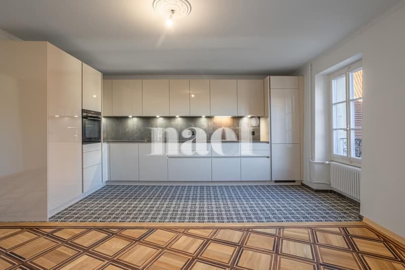 NEW - 3.5-room apartment with character on the 2nd floor for rent in Avenches! (2)