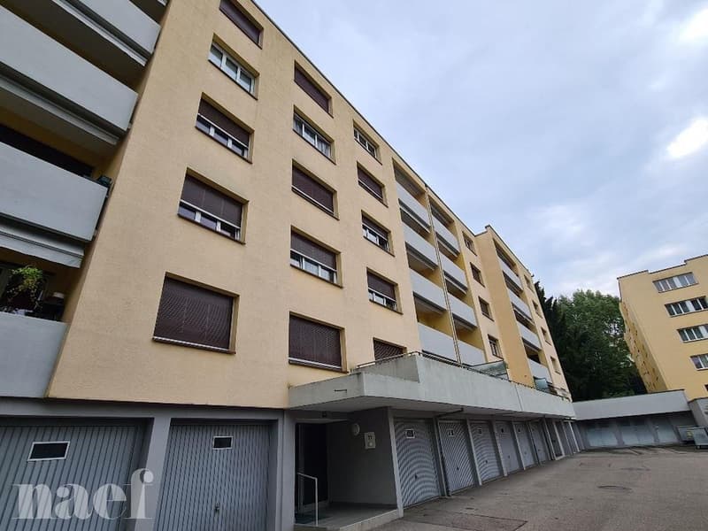 Cozy 4-room apartment on the third floor in Fribourg! (1)