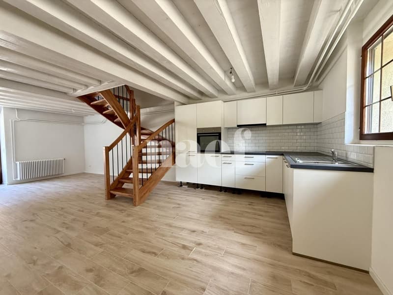 Bel appartement en duplex et rénové de 3.5 pièces à louer ! (1)