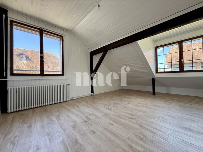 Bel appartement rénové et mansardé de 2.5 pièces au 1er étage à louer ! (5)