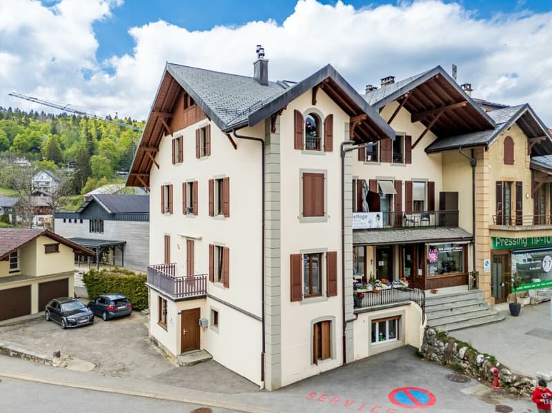 Mischgebäude im Herzen des Dorfes (3)