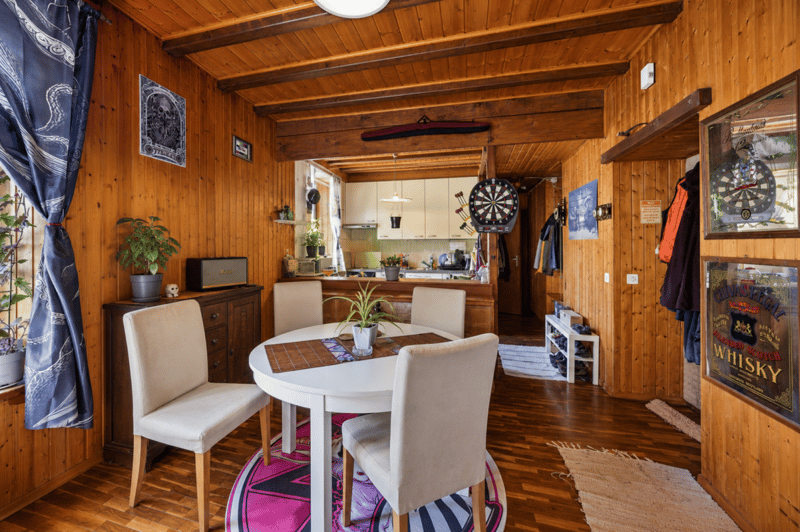 Immeuble mixte au coeur du village (6)