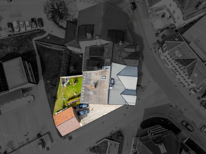 Immeuble mixte au coeur du village (11)